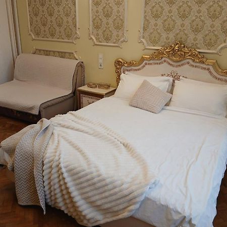 Квартира Возле Оперы Lviv Bagian luar foto