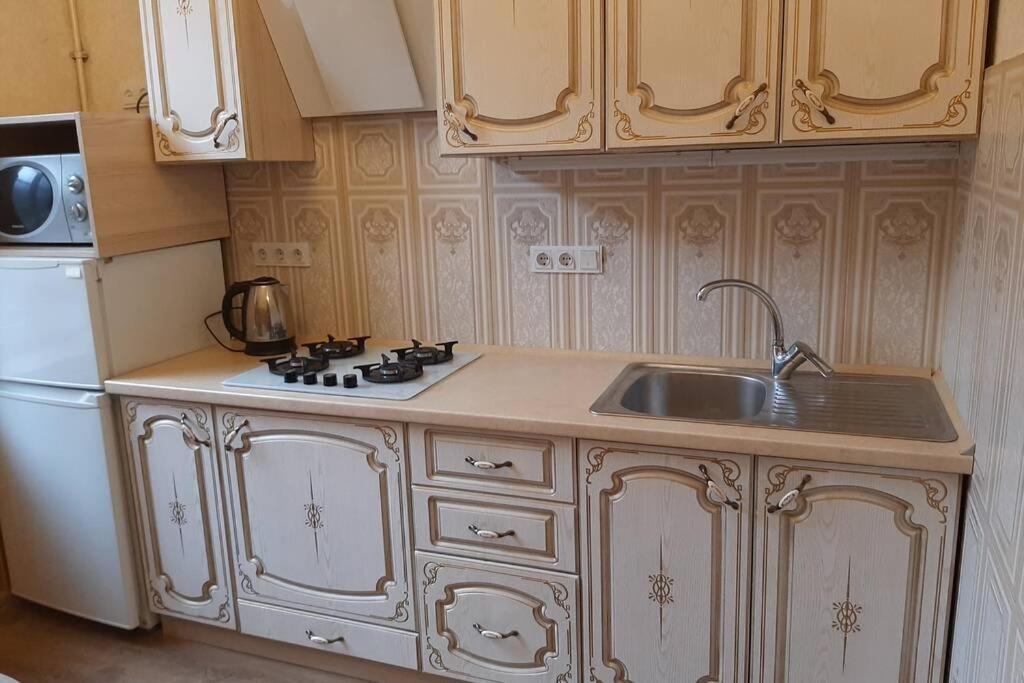 Квартира Возле Оперы Lviv Bagian luar foto