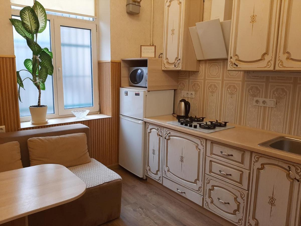Квартира Возле Оперы Lviv Bagian luar foto