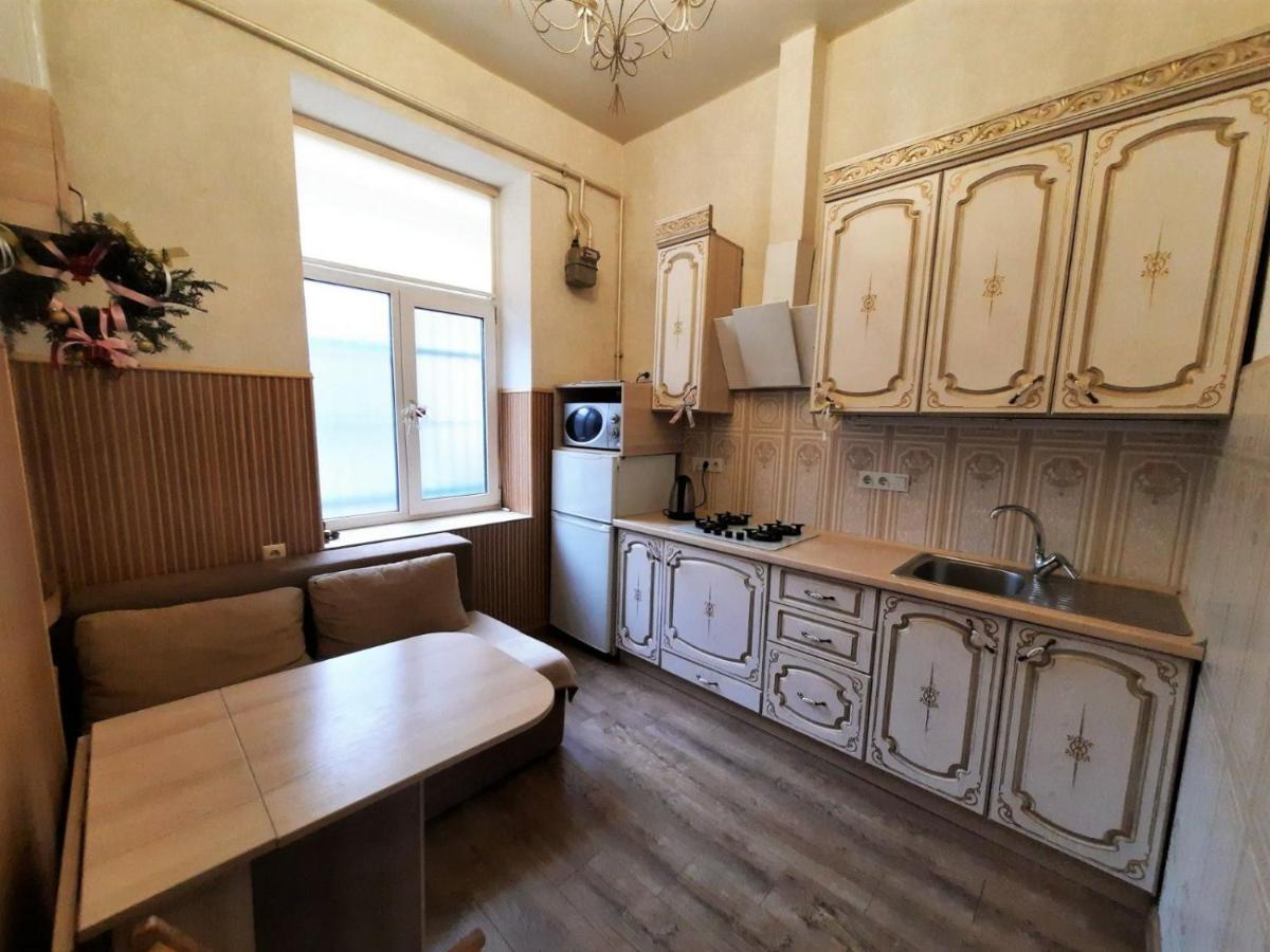 Квартира Возле Оперы Lviv Bagian luar foto