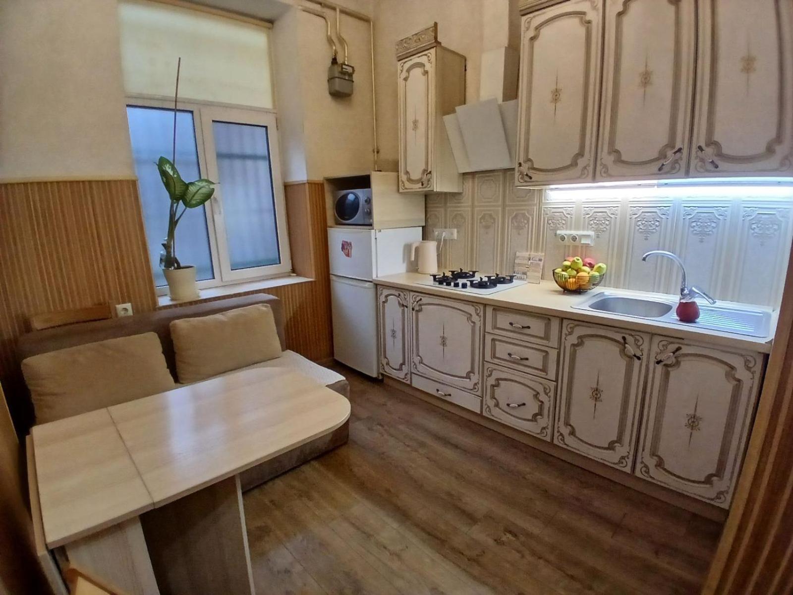 Квартира Возле Оперы Lviv Bagian luar foto